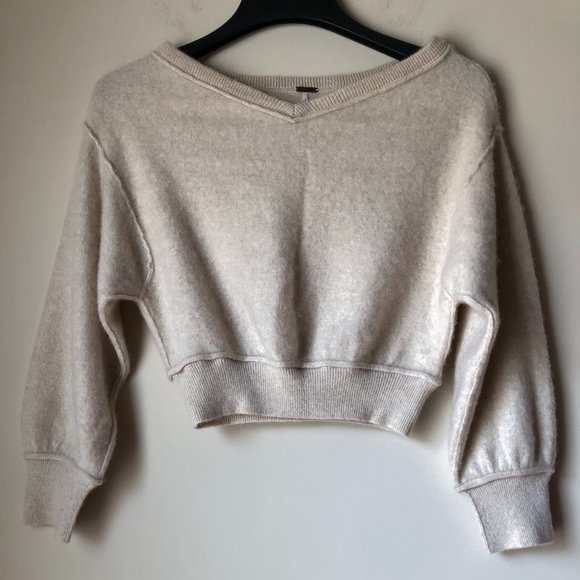 FREE PEOPLE 100%CASHMERE LOVE LIKE THIS CROPPED SWEATER - Picture 1 of 5
